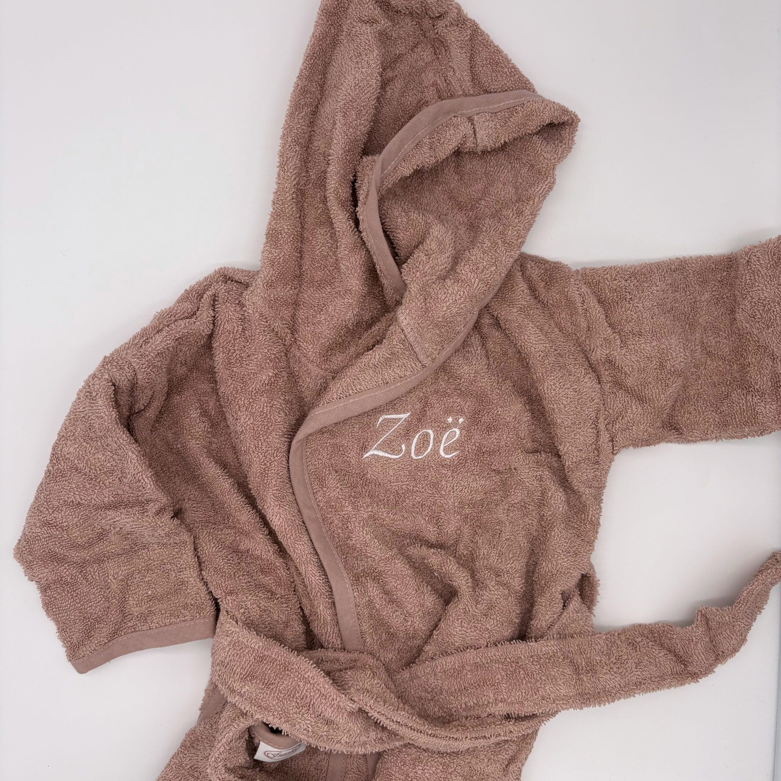 Gepersonaliseerde baby badjas als cadeau voor een geboorte
