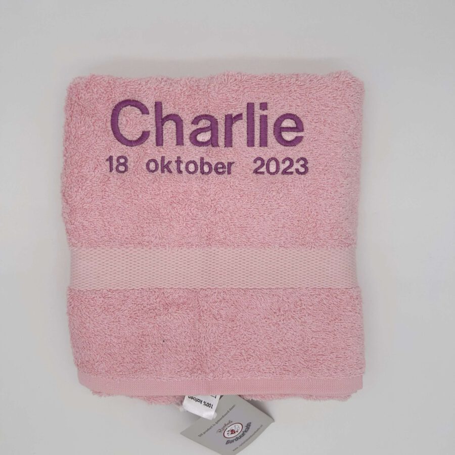 Handdoek roze met naam  Charlie