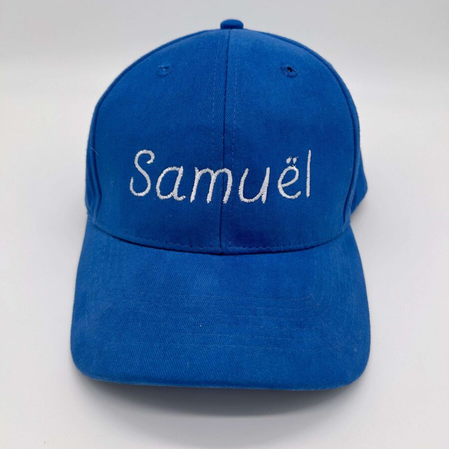 Pet met naam geborduurd