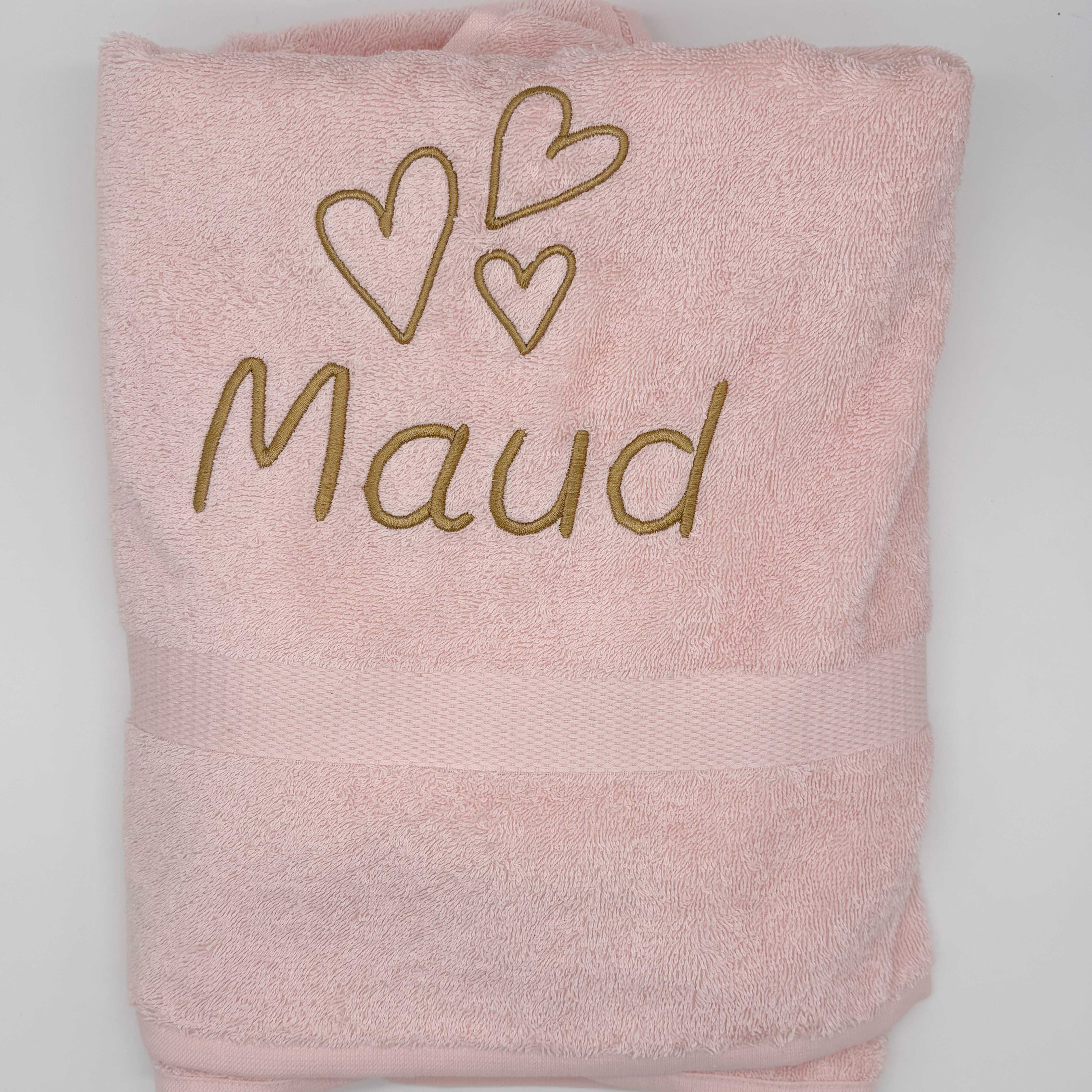 handdoek met naam en hartjes roze naam Maud 